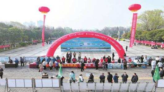 市工信局参加“世界水日”“中国水周”现场宣传活动